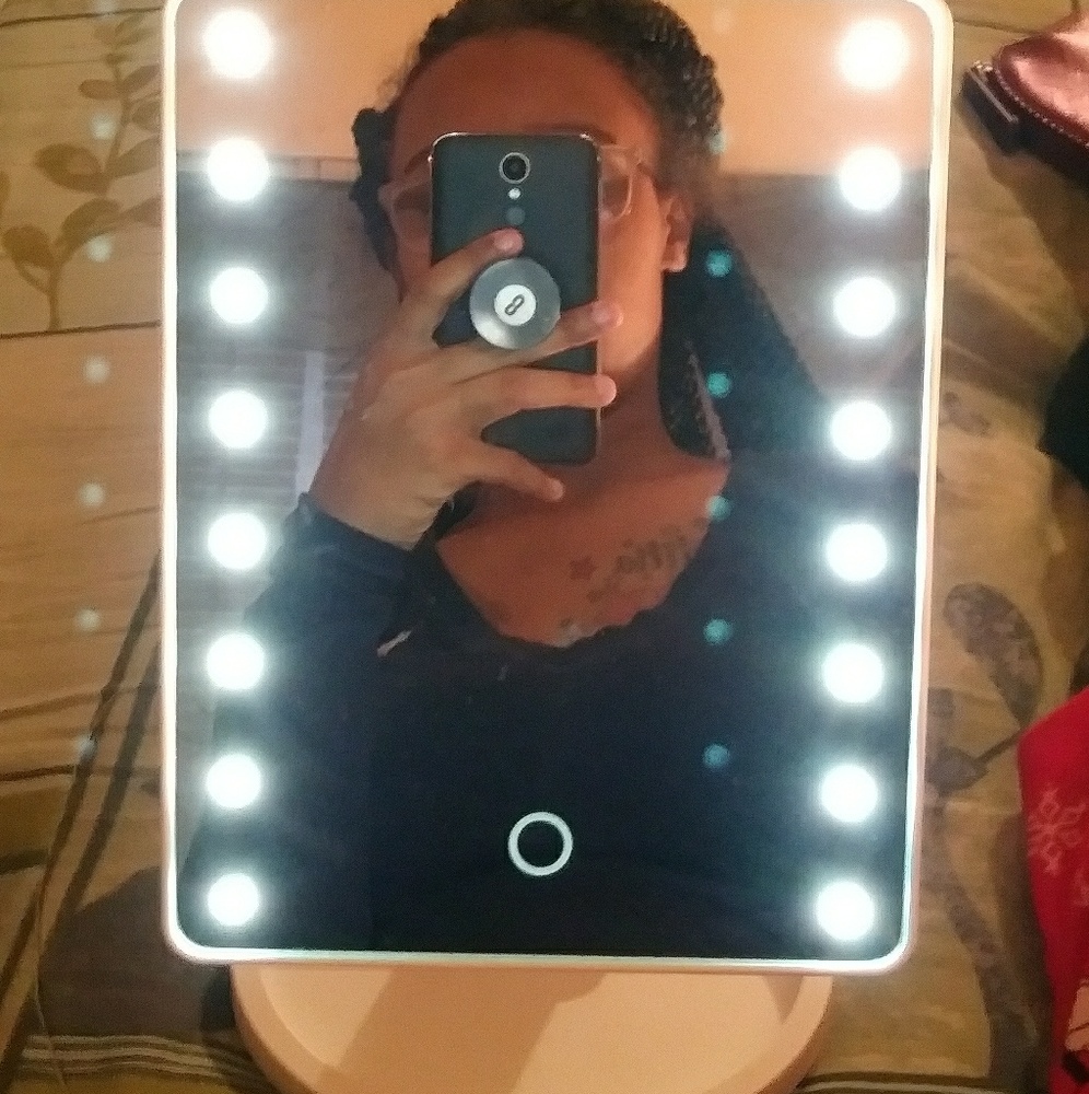 Makeup LED mirror
